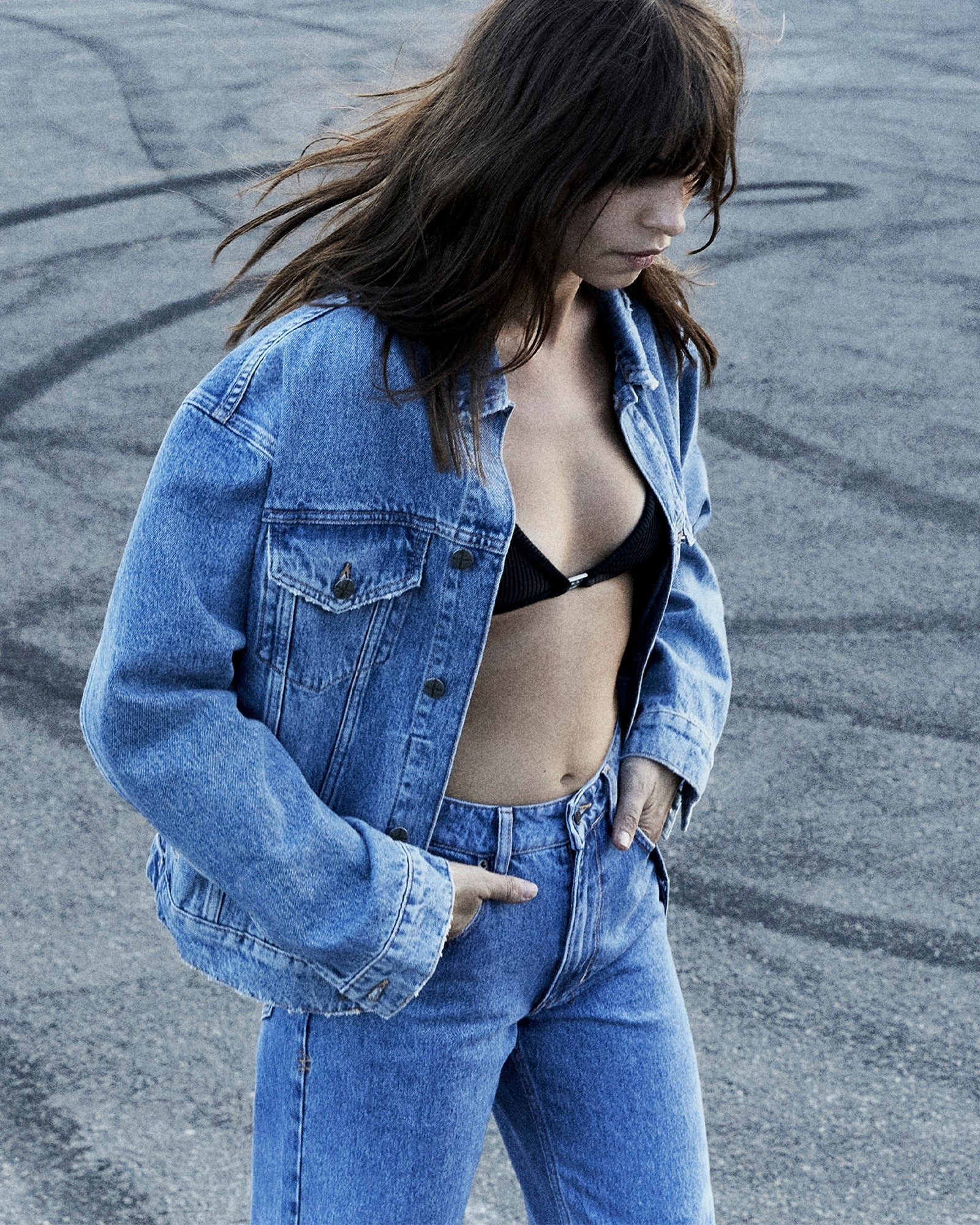 A mid-rise, relaxed straight-leg jean designed to sit below the waist with a more relaxed fit at the thigh and crotch to prevent gaping.&nbsp;It is made from premium European rigid denim in heritage stone-washed blue and features branded anti-silver hardware, T-box print, and back cross embroidery.