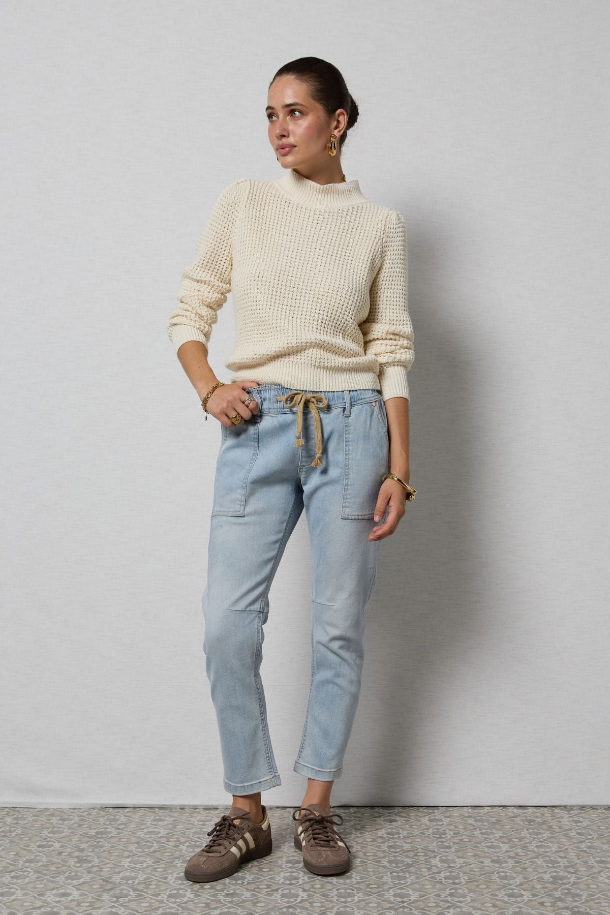 The ORIGINALS - Our signature Dricoper Active style is back, now with a looser, arch-shaped leg and knee for a naturally flattering silhouette. Designed to sit comfortably on the hip, they feature an elasticated waistband and patch square front pocket details for an easy, modern finish.