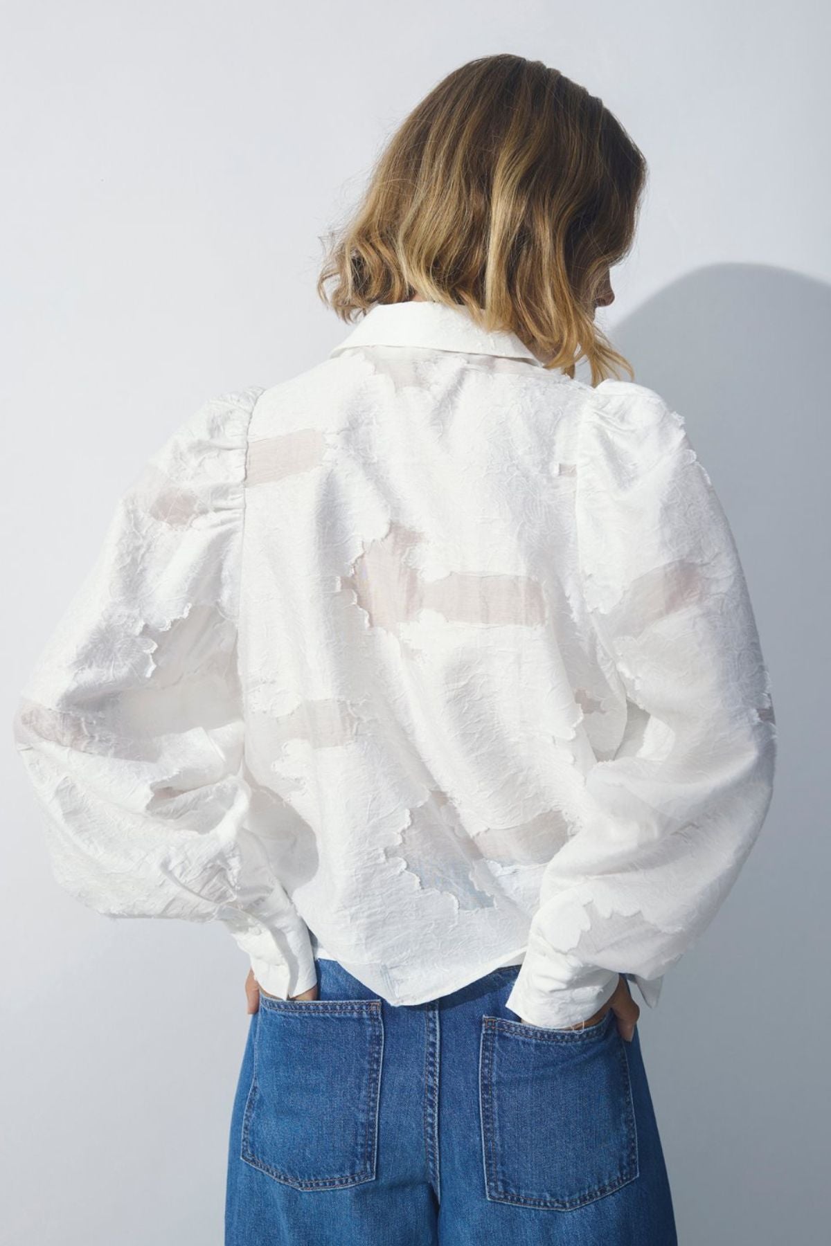 MSCH Orkidea Shirt - Refined, Fluid and Effortlessly Polished

An elevated take on the everyday shirt. The MSCH Orkidea Shirt combines a timeless silhouette with a lightweight, subtly textured fabric that gives this wardrobe staple a beautifully refined finish.