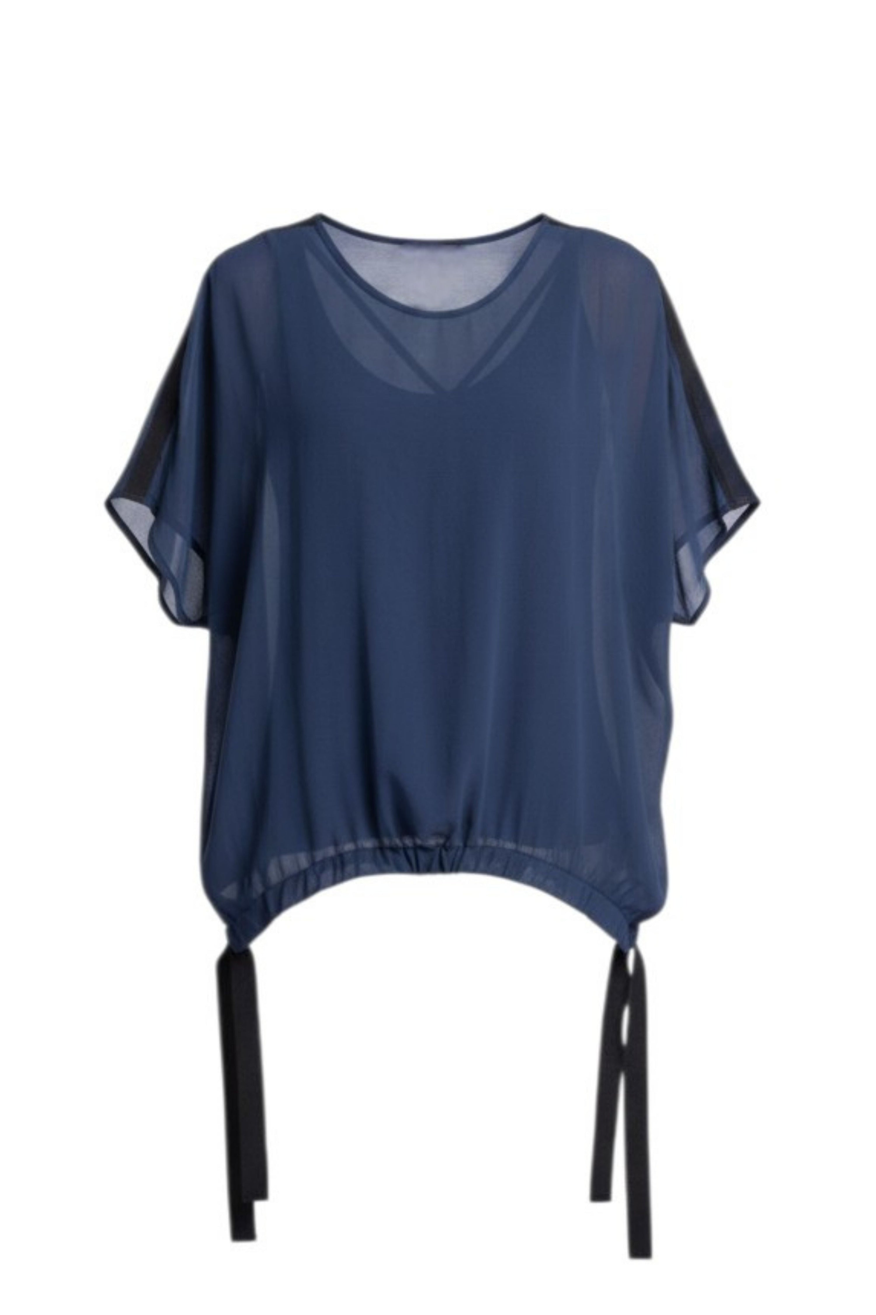 A true N-E-S icon, the Vanotti Tape Top is the piece customers return for season after season. Light, relaxed and beautifully easy to wear, it’s designed to be your effortless throw-on style for days when comfort and simplicity matter most.