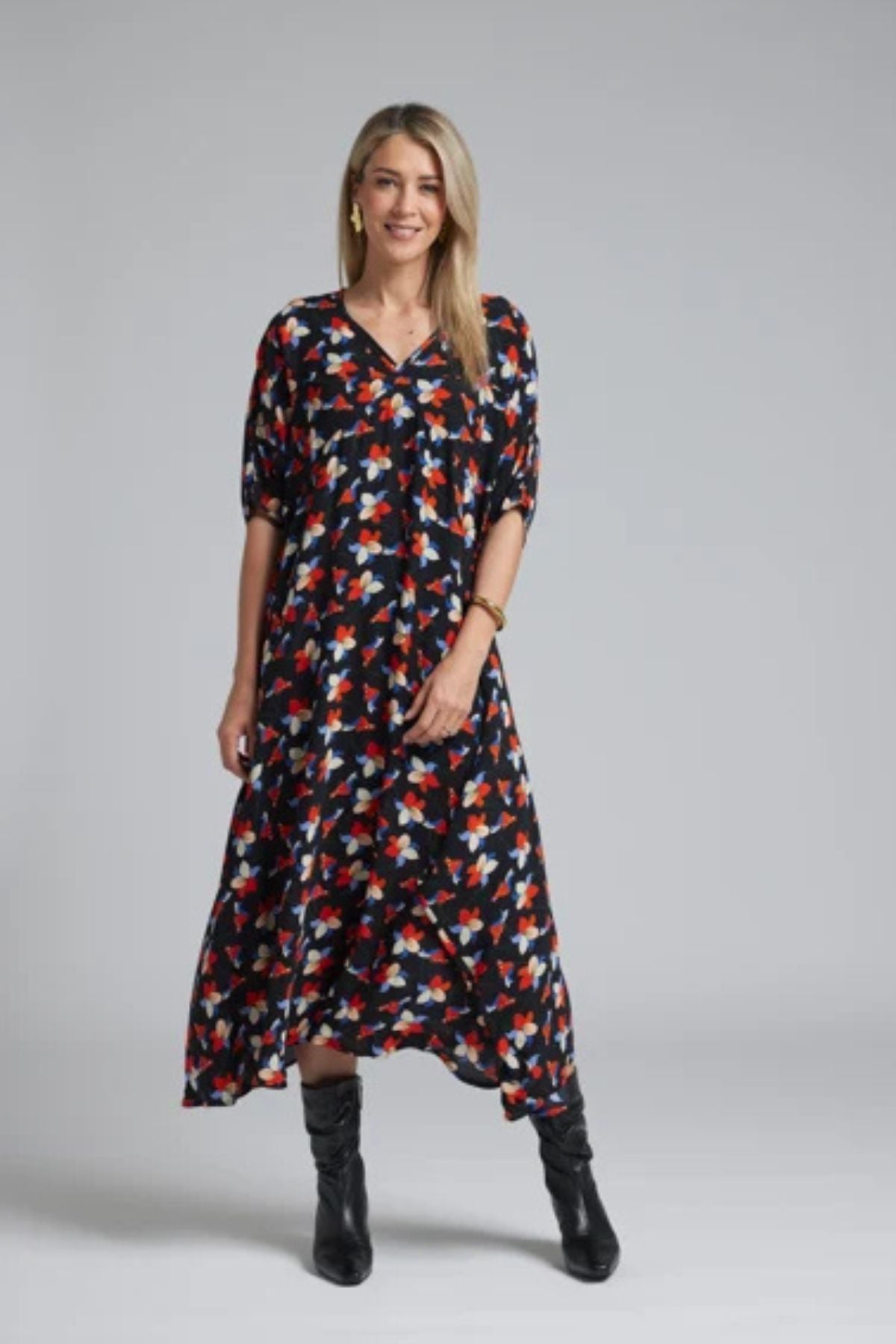 Remi Dress – Floaty, Feminine and Effortlessly Elegant

The Remi Dress is a beautifully feminine style designed to bring soft movement and graceful ease to any occasion. With its floaty kimono sleeves, gentle V neckline and signature panelling that flows from the centre front, the silhouette offers a dreamy drape that feels refined yet relaxed.

Designed and made responsibly in New Zealand