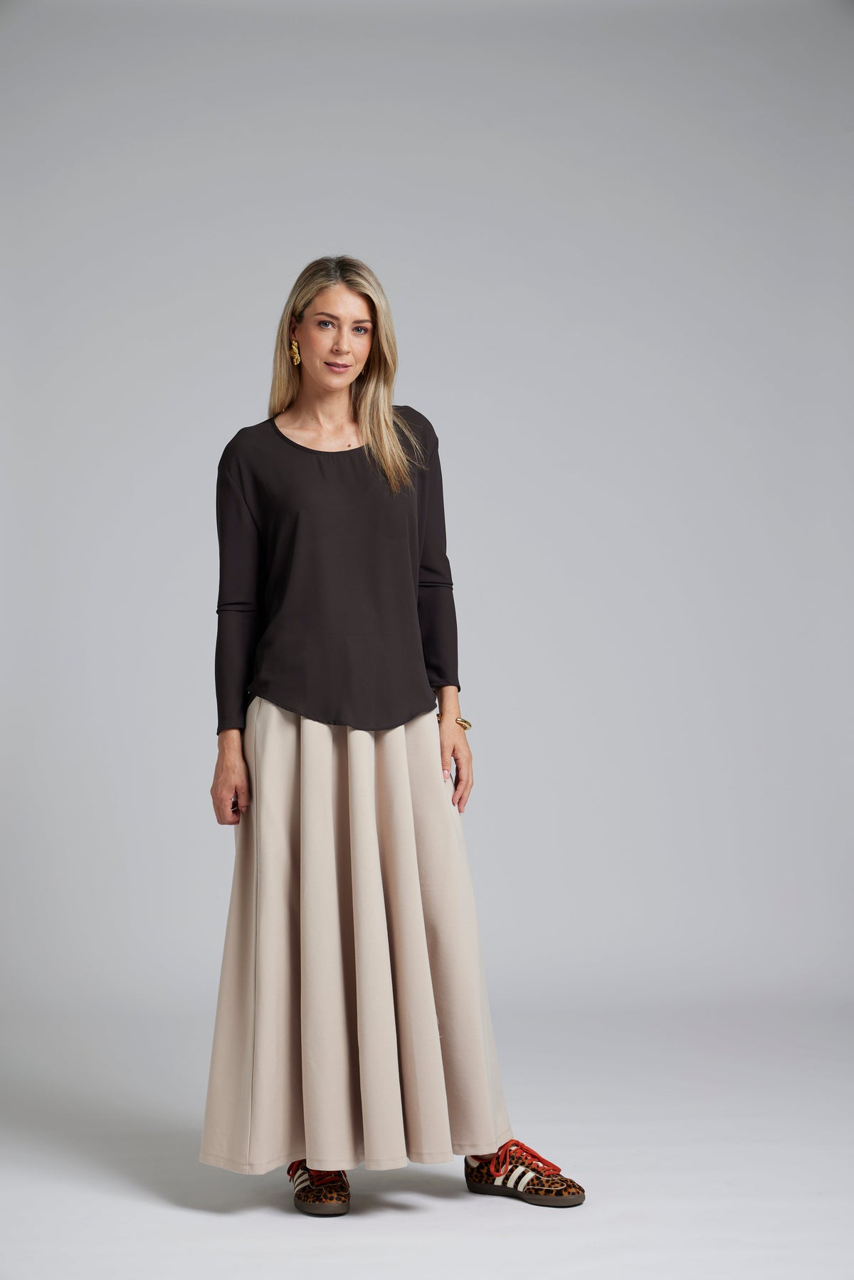 The NES Sable Top by N-E-S – a floaty georgette long sleeve top with scoop neck, curved hem and layering options. NZ made.