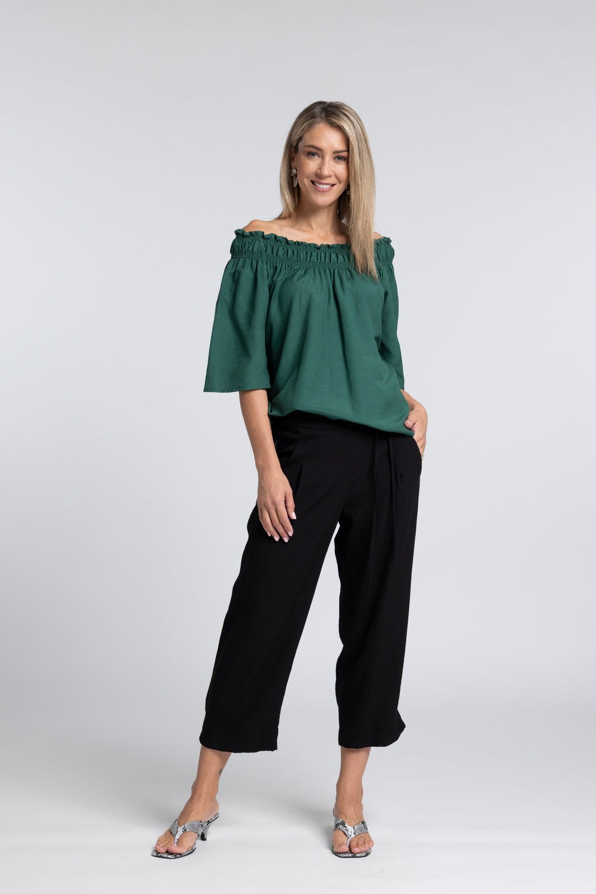 Tide Pant - Contemporary Tailoring with Adaptive Ease

Tailoring that moves with you. The N-E-S Tide Pant is designed to balance structure and comfort, offering a modern silhouette that adapts effortlessly to your day. Clean, confident and considered, it redefines everyday tailoring with subtle versatility.

Designed and made responsibly in New Zealand