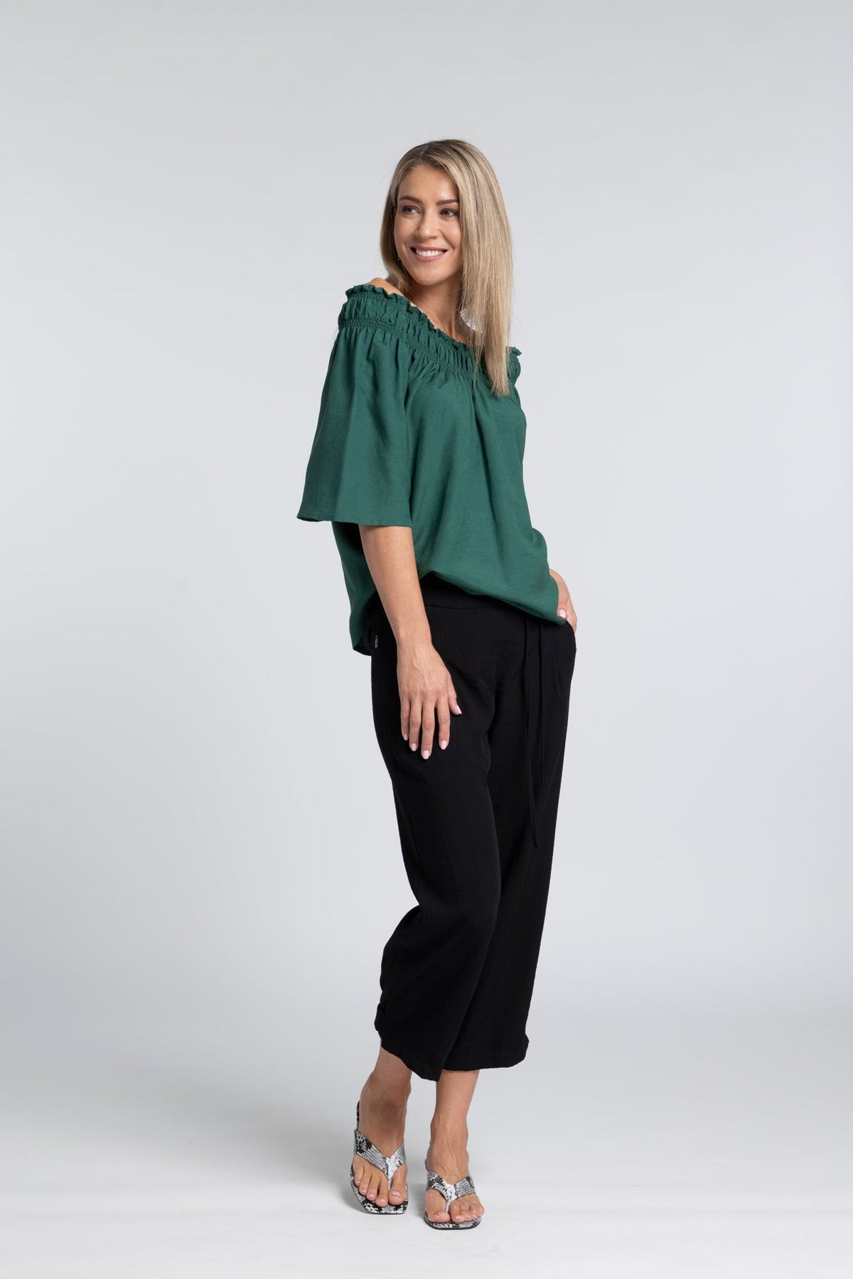 Tide Pant - Contemporary Tailoring with Adaptive Ease

Tailoring that moves with you. The N-E-S Tide Pant is designed to balance structure and comfort, offering a modern silhouette that adapts effortlessly to your day. Clean, confident and considered, it redefines everyday tailoring with subtle versatility.

Designed and made responsibly in New Zealand