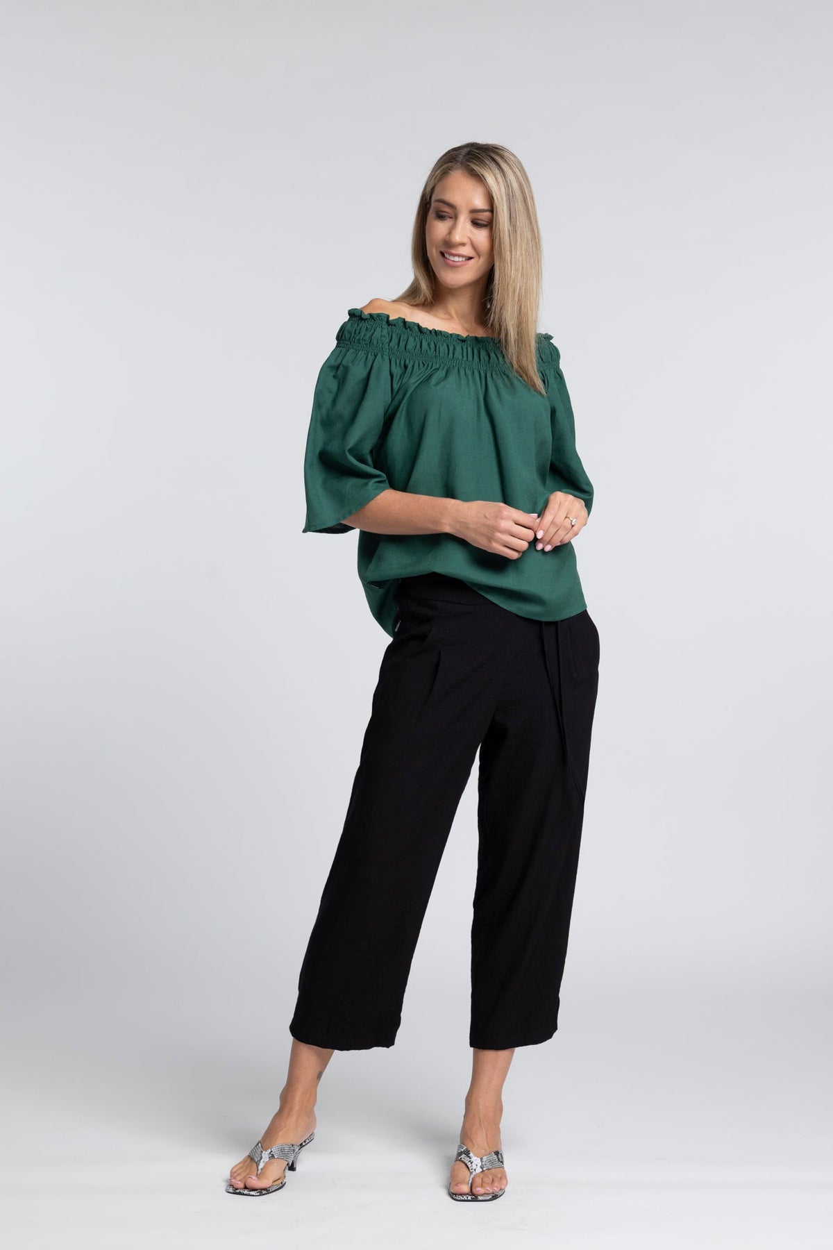 Tide Pant - Contemporary Tailoring with Adaptive Ease

Tailoring that moves with you. The N-E-S Tide Pant is designed to balance structure and comfort, offering a modern silhouette that adapts effortlessly to your day. Clean, confident and considered, it redefines everyday tailoring with subtle versatility.

Designed and made responsibly in New Zealand
