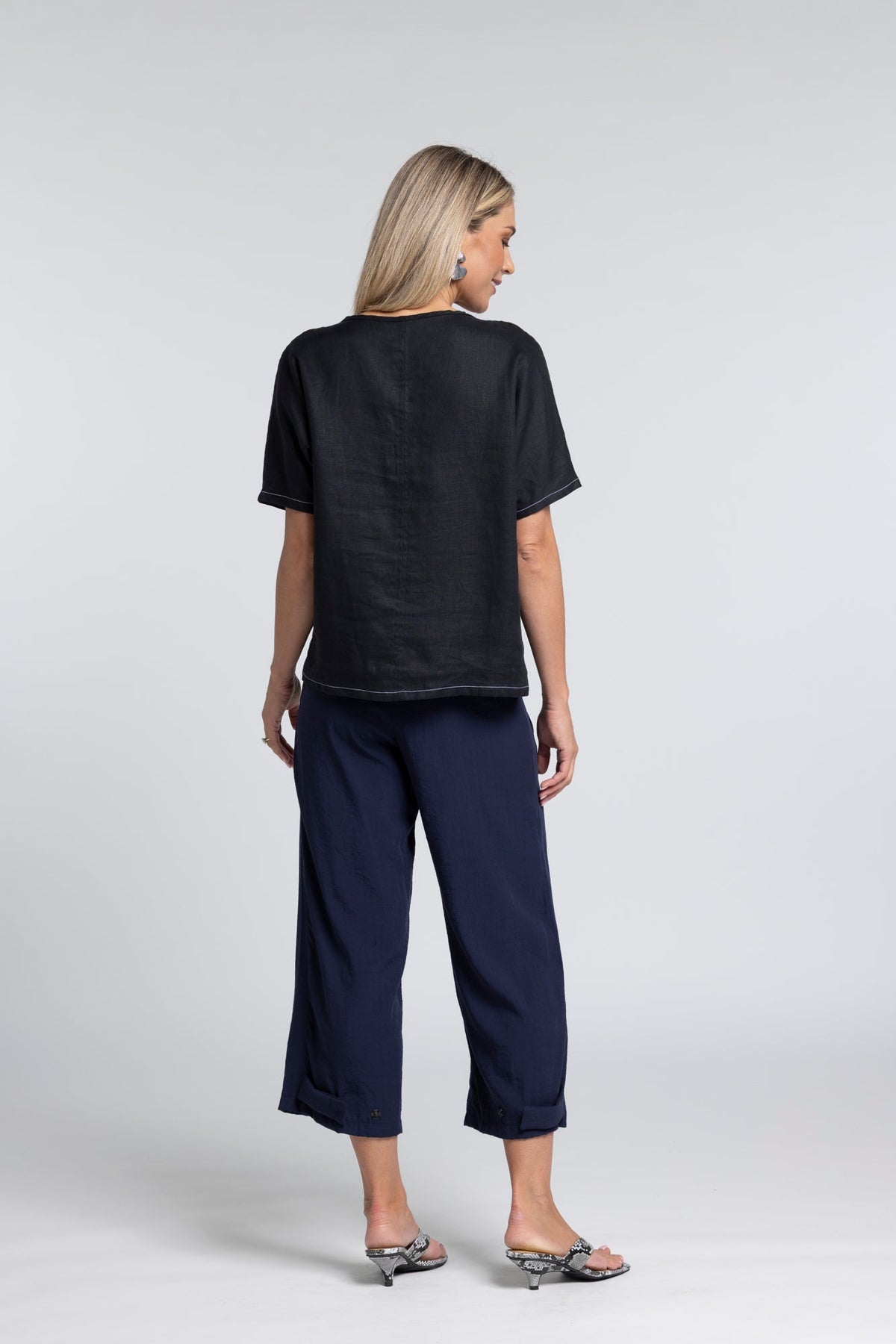 Tide Pant - Contemporary Tailoring with Adaptive Ease

Tailoring that moves with you. The N-E-S Tide Pant is designed to balance structure and comfort, offering a modern silhouette that adapts effortlessly to your day. Clean, confident and considered, it redefines everyday tailoring with subtle versatility.

Designed and made responsibly in New Zealand