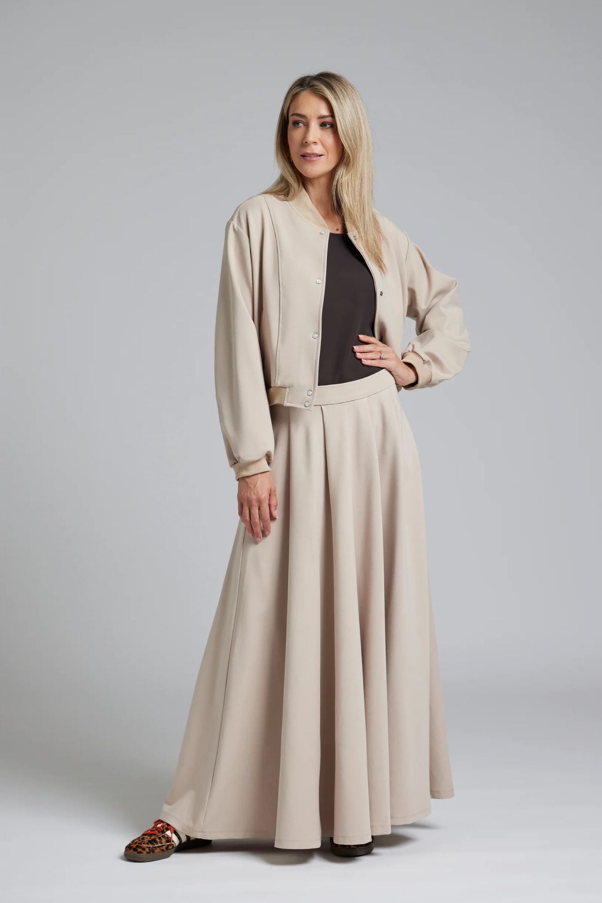 Zadie Skirt – Clean Lines, Confident Movement

A modern full length skirt with everyday edge. The Zadie Skirt takes the comfort of ponte and shapes it into a sleek, flattering silhouette designed to move with you. Simple, refined and unmistakably Racket.

Designed and made responsibly in New Zealand