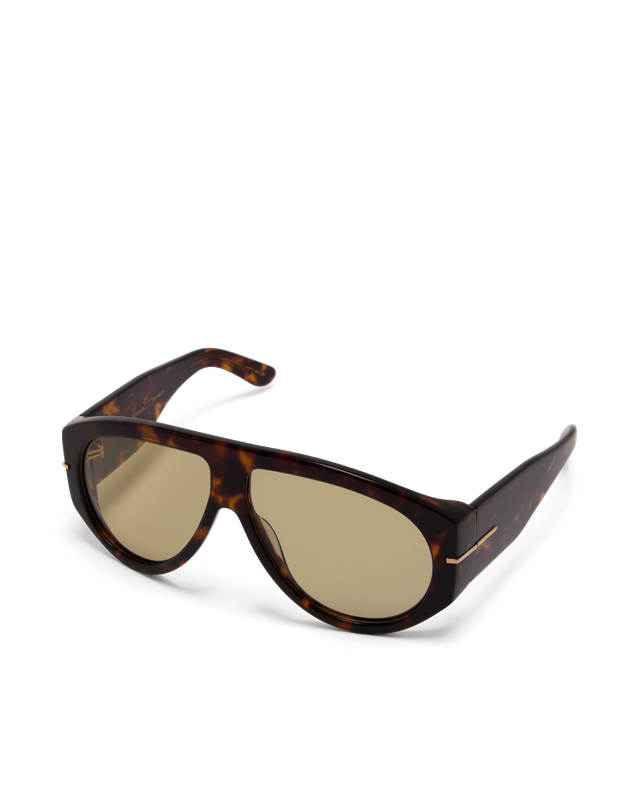 The Amelia Sunglasses by BANBE are a modern aviator-inspired essential designed to bring effortless cool and everyday polish to your accessories collection.