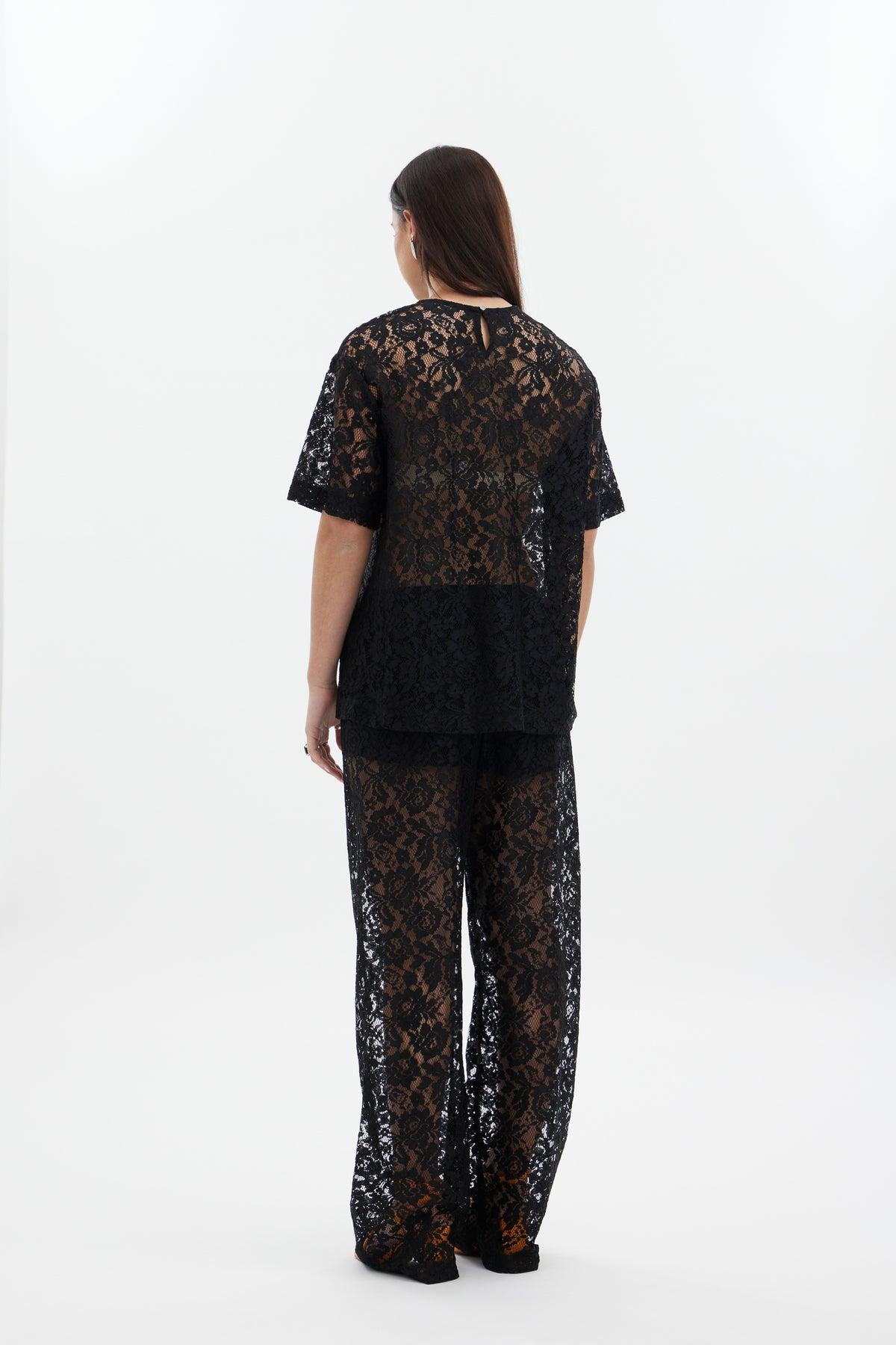 racket Cobain Lace Pant - Sheer Lines, Clever Proportions

Lace with a little more attitude. The RKT Cobain Pant takes the ease of a straight-leg trouser and reworks it in intricate Alençon lace, balancing sheer detail with considered construction.

Designed and made responsibly in New Zealand