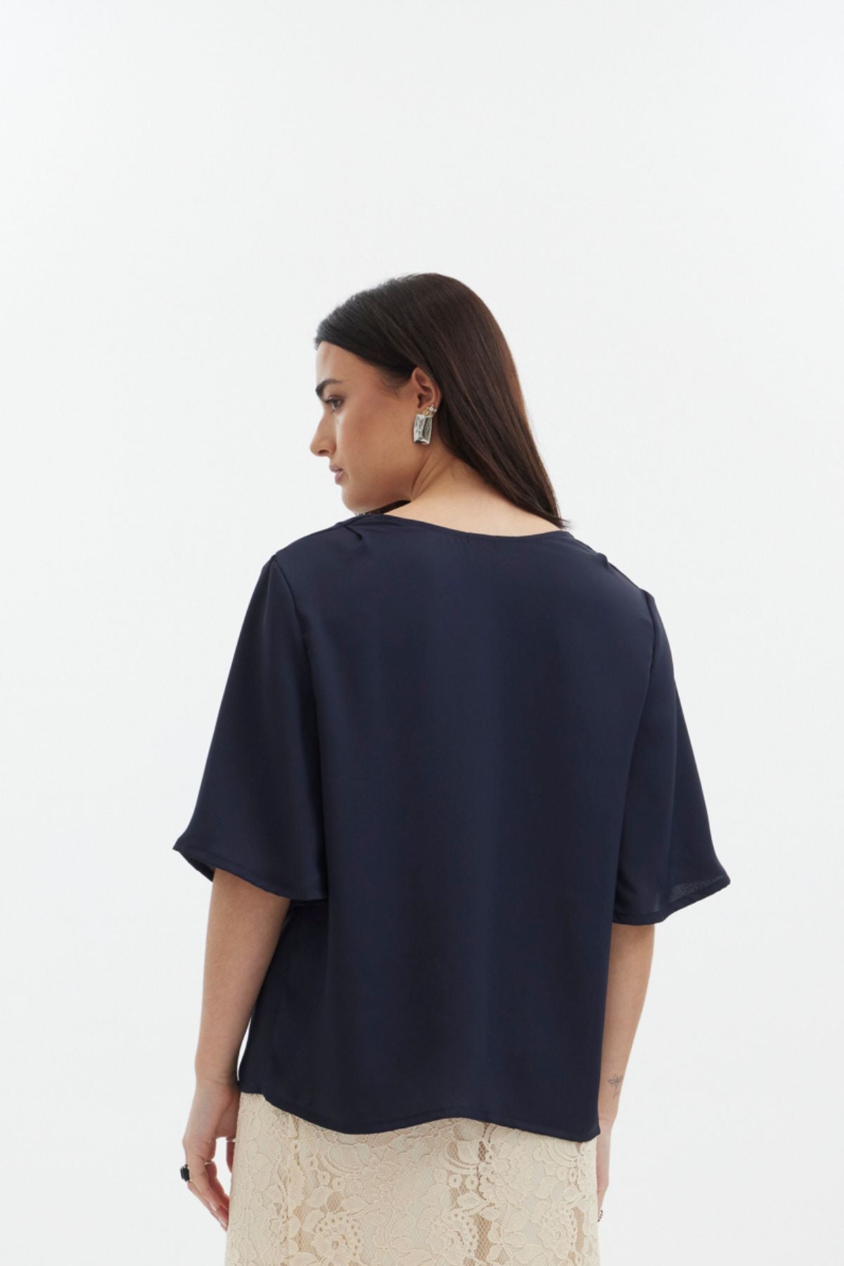 The Dylan Top by racket - a reversible crew and V-neck top with floaty elbow sleeves and an easy relaxed fit. A versatile NZ-made wardrobe staple.