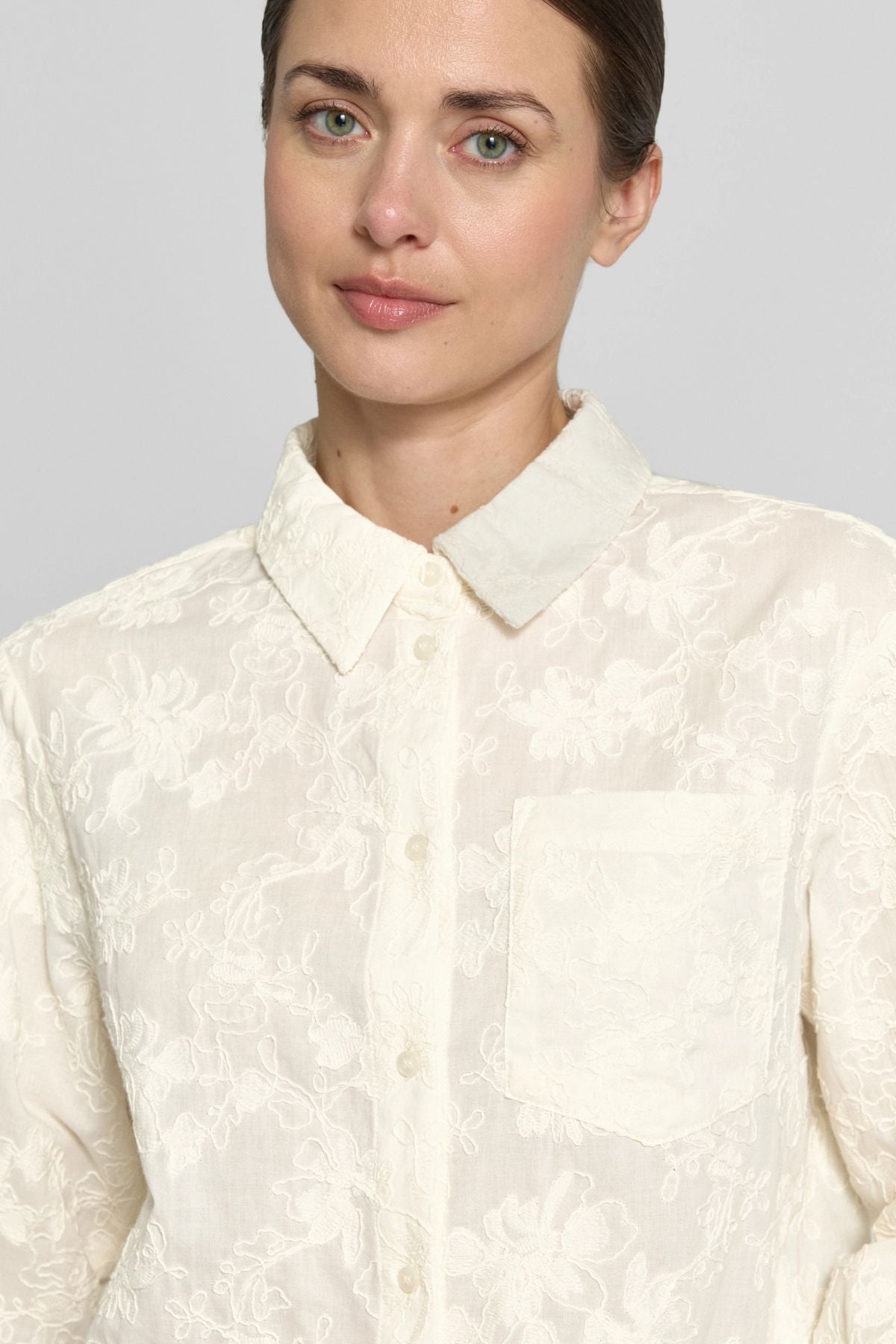 MSCH Sylvia Shirt - The Classic Shirt, With Texture

A fresh take on a wardrobe essential. The MSCH Sylvia Shirt brings subtle texture to the classic button-up with a delicate embroidered floral finish that gives this everyday piece a little more personality.
