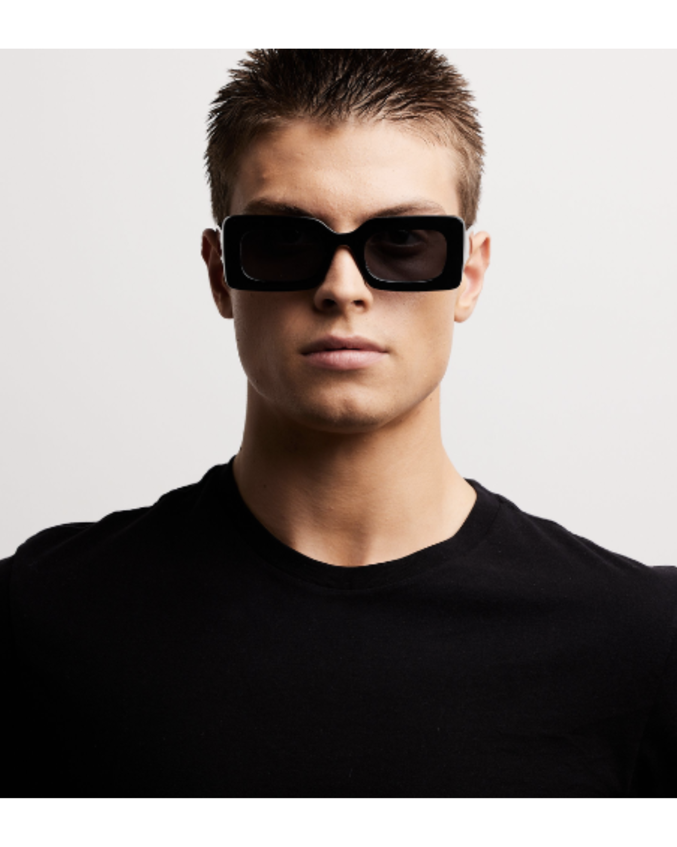 REALITY EYEWEAR
Made from recycled materials Twiggy lets you dig it, baby strut down Carnaby St with this reinterpretation of London 60s chic. These shades are perfect for modern-day fashion lovers who want a touch of vintage flair.

Frame: Recycled PET
Lens: Robust Polycarbonate
UV Protection: Category 3