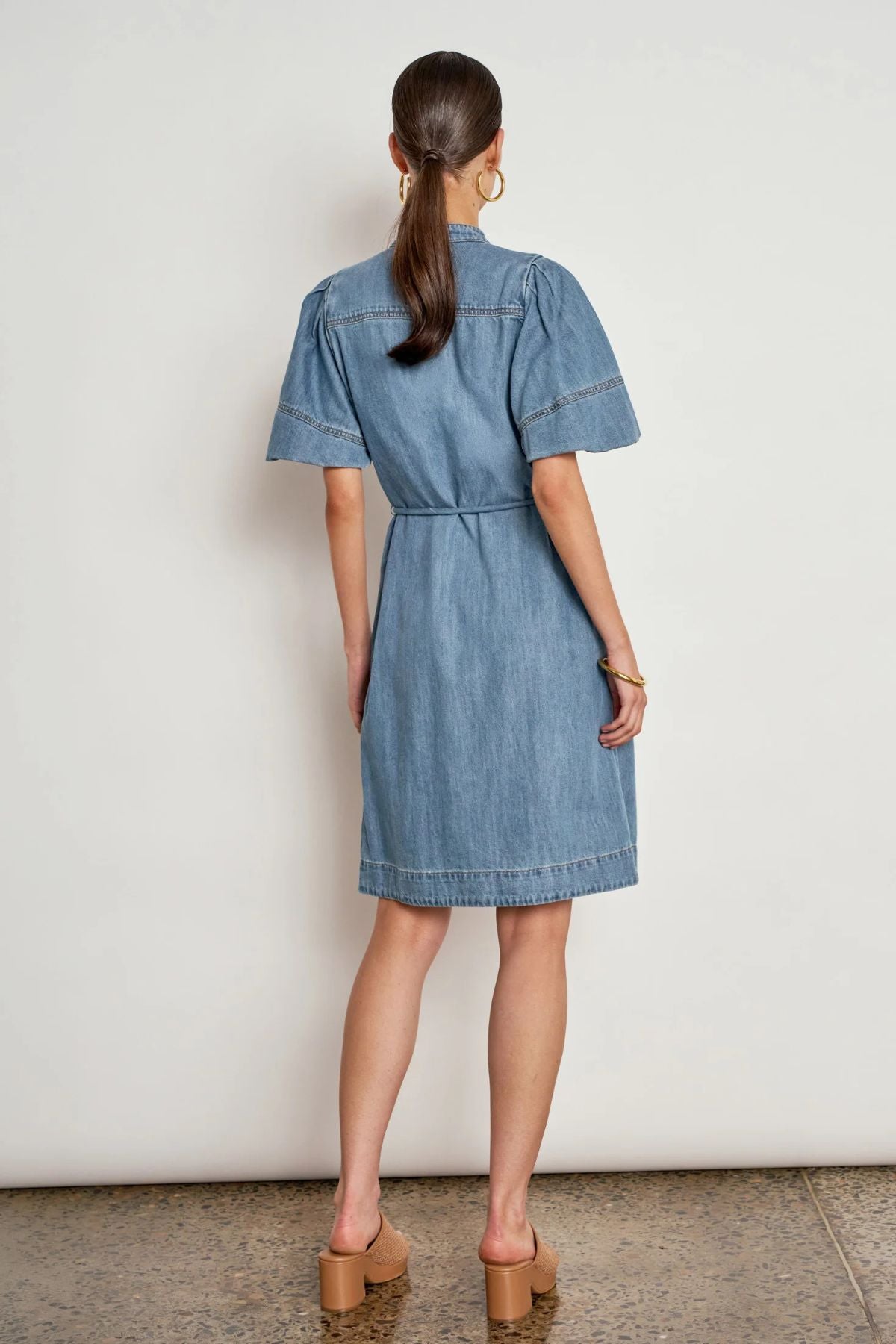 Zoe Kratzmann Honor Dress - Denim, Softened

Denim with a softer point of view. The Zoe Kratzmann Honor Dress balances the structure of dark denim with feminine volume and an effortless, off-the-body silhouette.