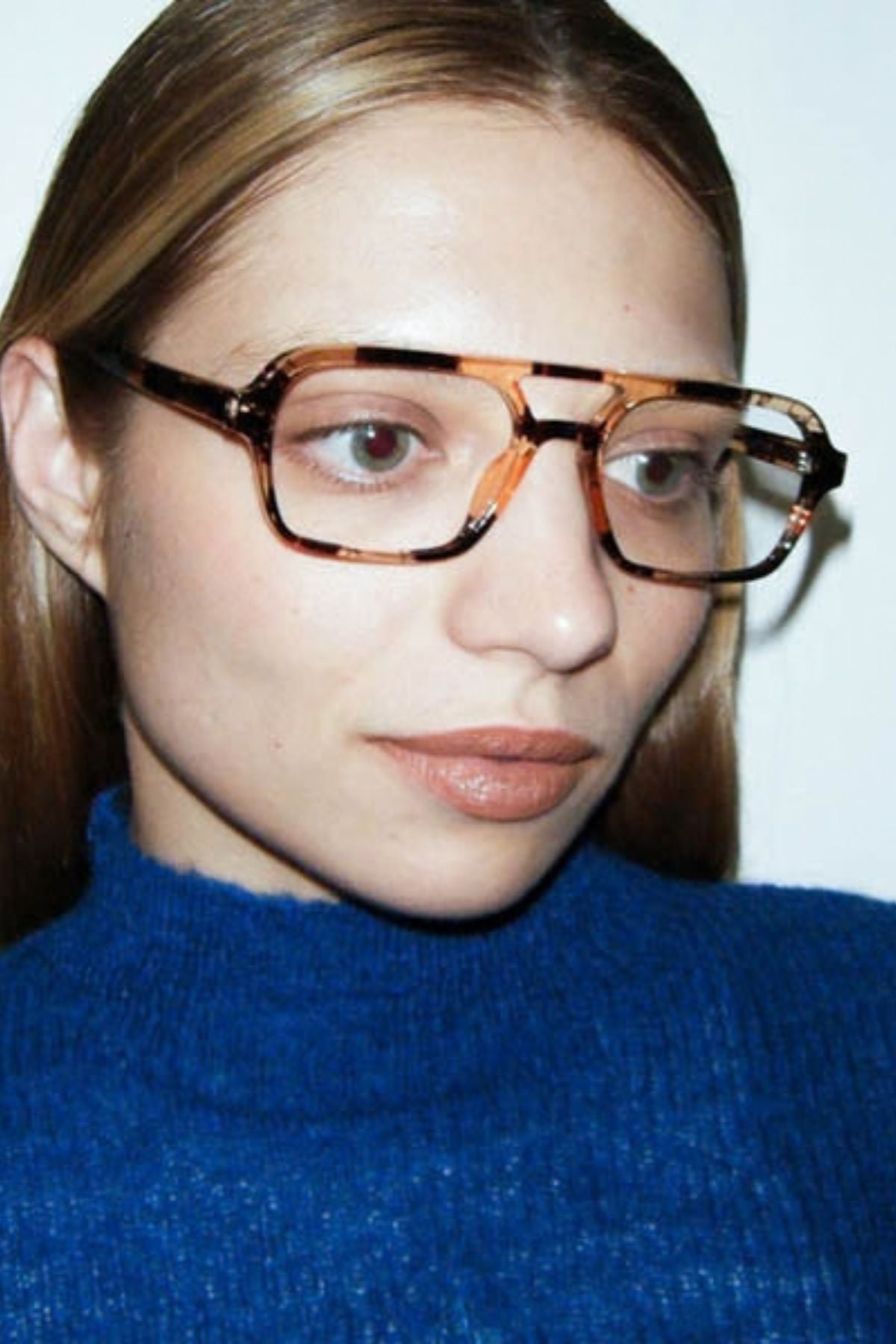 Crafted from recycled materials, the Reality eyewear Tomorrowland Reader combines the iconic aviator shape with reading functionality. Sleek, festival-inspired, and sustainably made, perfect for bringing a touch of Tomorrowland energy to everyday reading.